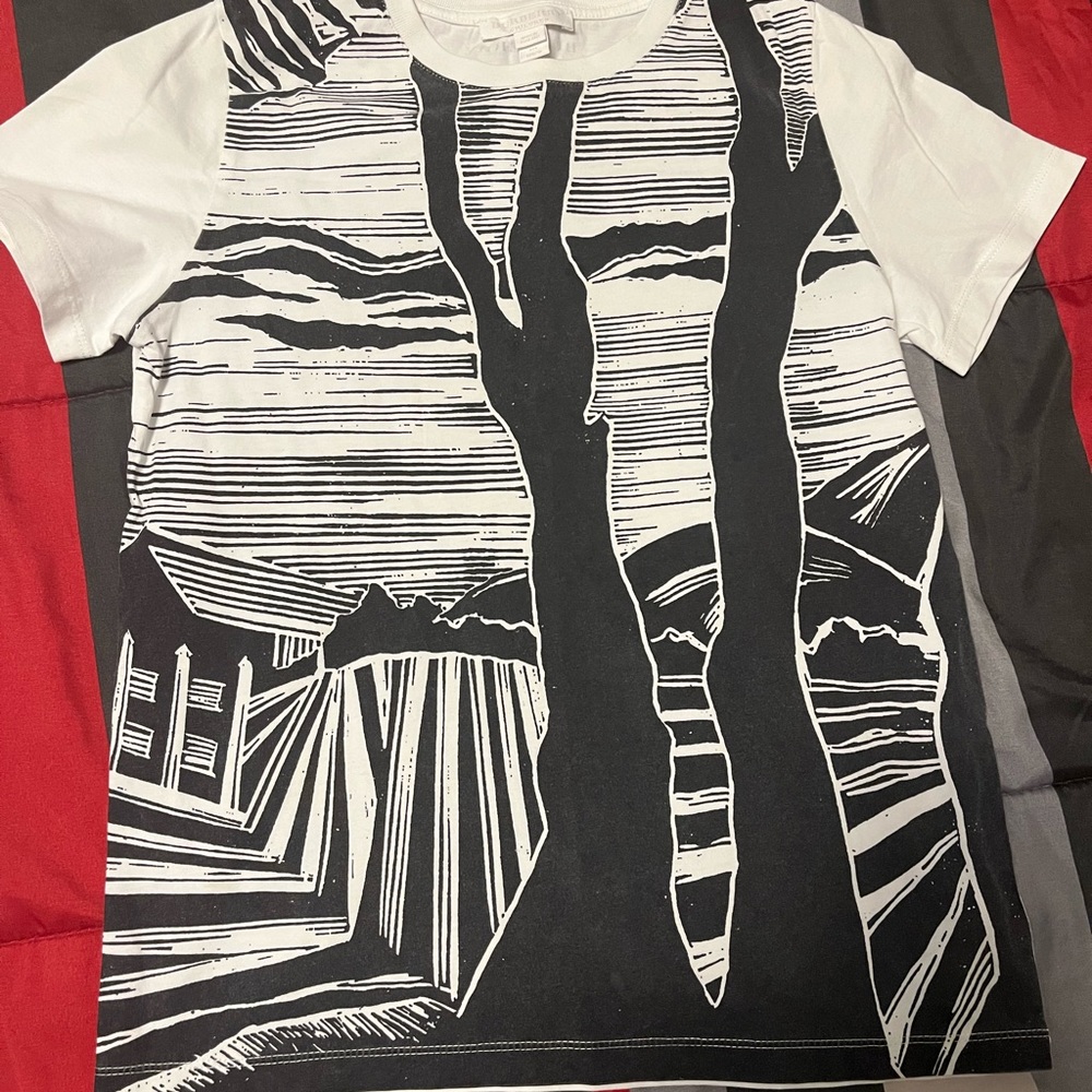 Burberry tee